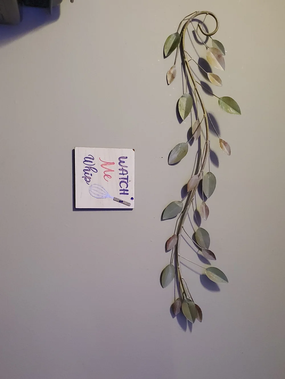 Metal Decorative Hanging Faux Eucalyptus Garland in Green